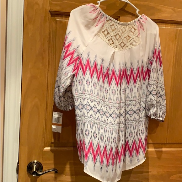 Top - Picture 2 of 2